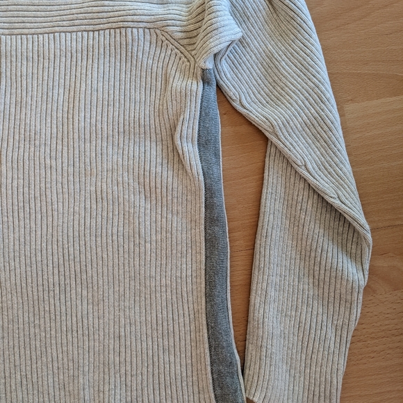 Sweater - Picture 3 of 7